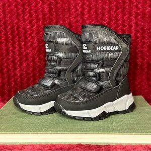 Hobibear Kids Winter Snow Boots size 6 - 6.5, black with cream faux fur lining